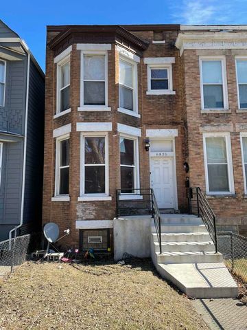 6835 S Calumet Avenue, Chicago, IL 60637
