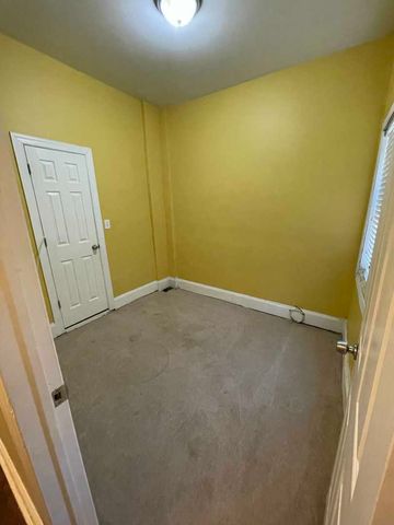 6835 S Calumet Avenue, Chicago, IL 60637