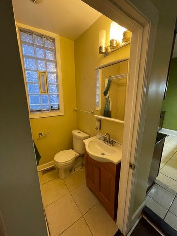 6835 S Calumet Avenue, Chicago, IL 60637