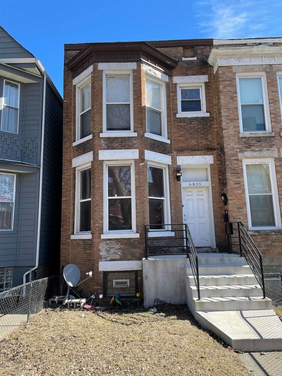 6835 S Calumet Avenue, Chicago, IL 60637