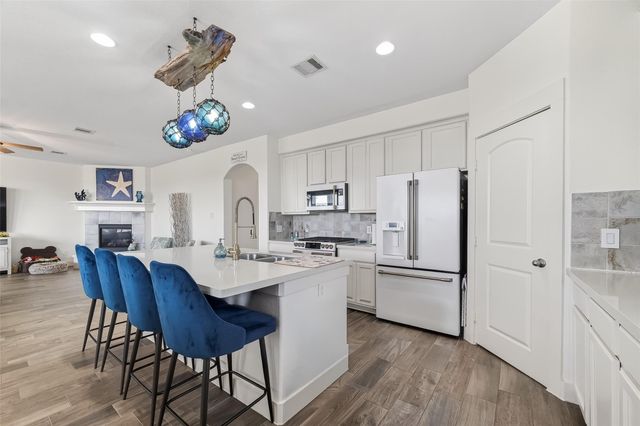 1300 Menard Avenue, Seabrook, TX 77586