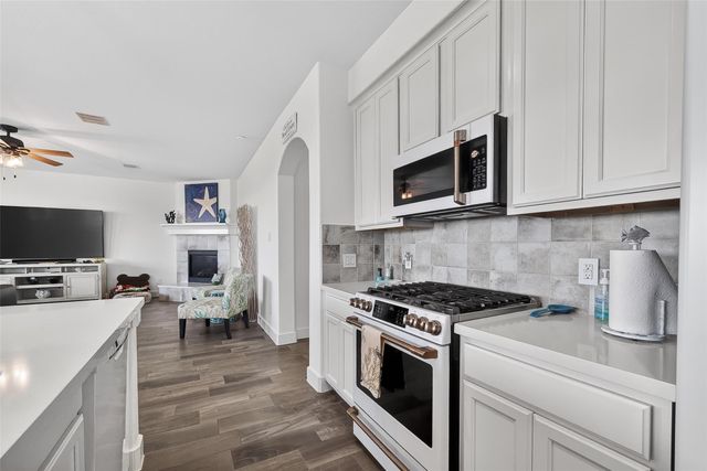 1300 Menard Avenue, Seabrook, TX 77586