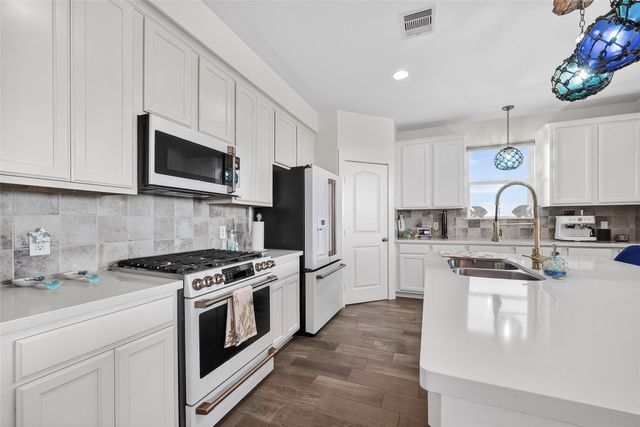 1300 Menard Avenue, Seabrook, TX 77586