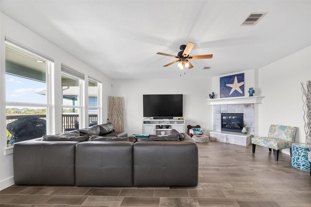 1300 Menard Avenue, Seabrook, TX 77586