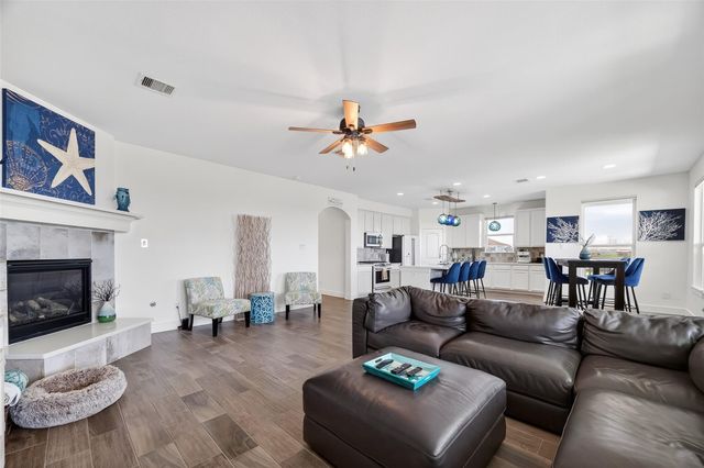 1300 Menard Avenue, Seabrook, TX 77586