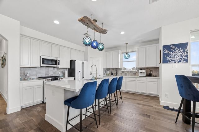 1300 Menard Avenue, Seabrook, TX 77586