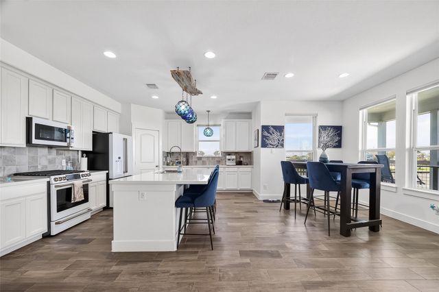 1300 Menard Avenue, Seabrook, TX 77586