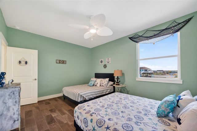 1300 Menard Avenue, Seabrook, TX 77586