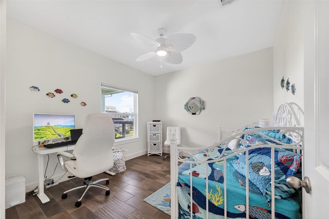 1300 Menard Avenue, Seabrook, TX 77586