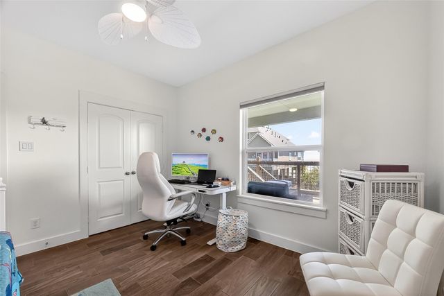 1300 Menard Avenue, Seabrook, TX 77586