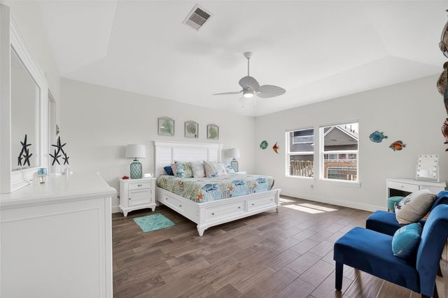 1300 Menard Avenue, Seabrook, TX 77586