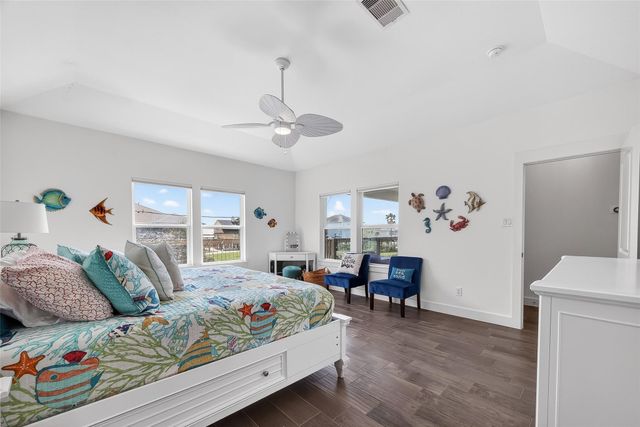 1300 Menard Avenue, Seabrook, TX 77586