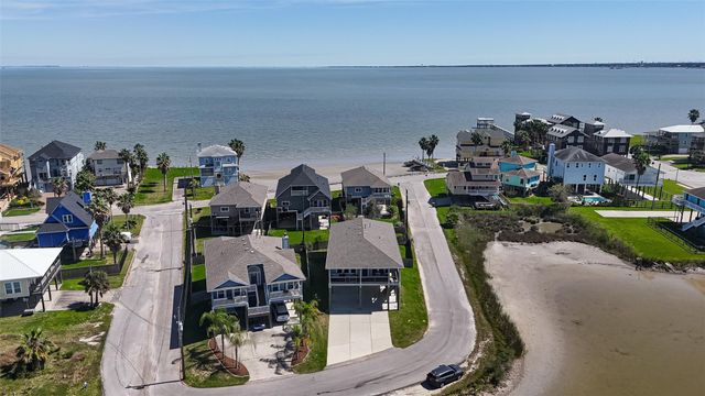 1300 Menard Avenue, Seabrook, TX 77586
