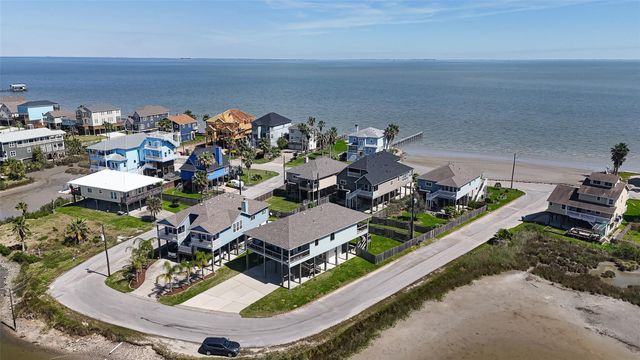 1300 Menard Avenue, Seabrook, TX 77586