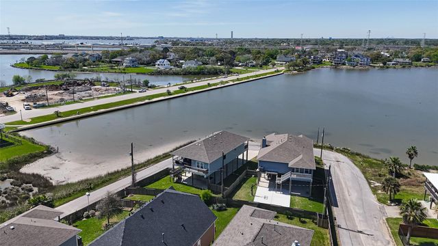 1300 Menard Avenue, Seabrook, TX 77586