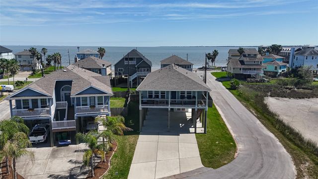 1300 Menard Avenue, Seabrook, TX 77586