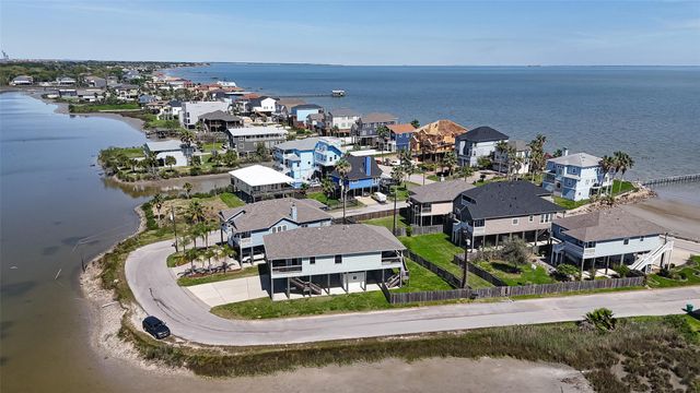 1300 Menard Avenue, Seabrook, TX 77586