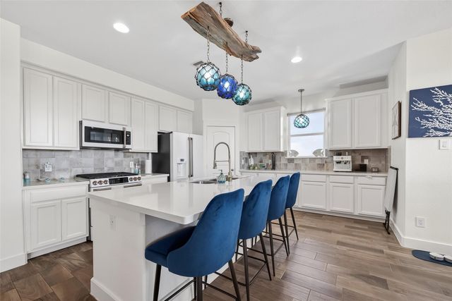 1300 Menard Avenue, Seabrook, TX 77586