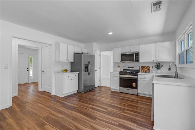 375 Darter Pointe NW, Kennesaw, GA 30144