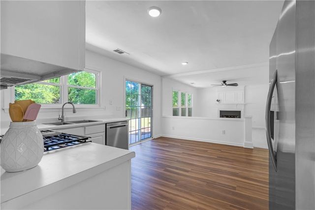 375 Darter Pointe NW, Kennesaw, GA 30144