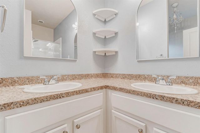 814 Mills Creek Lane, La Marque, TX 77568