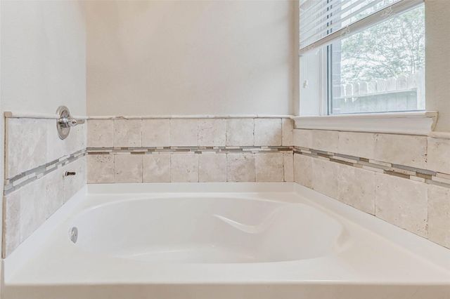 814 Mills Creek Lane, La Marque, TX 77568