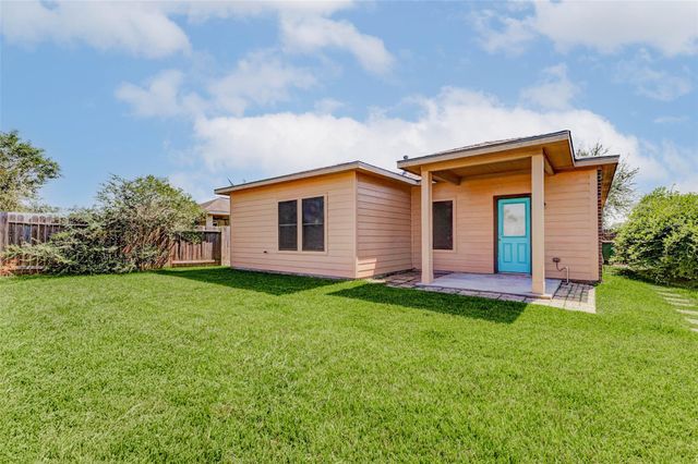 814 Mills Creek Lane, La Marque, TX 77568