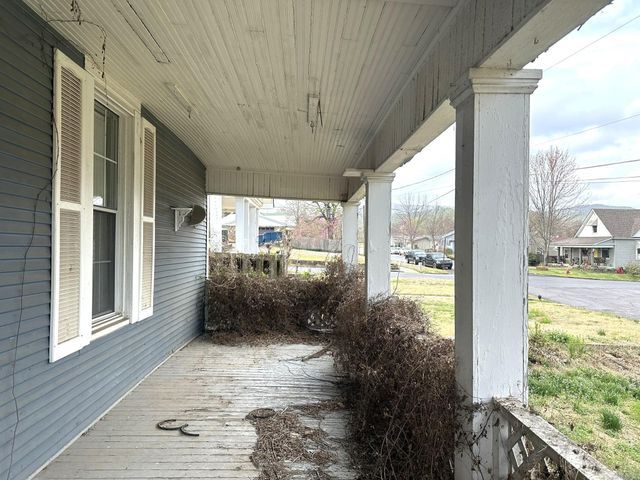 403 Seventh, Mena, AR 71953