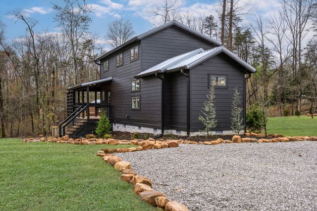 92 Hemlock Cv, Tracy City, TN 37387