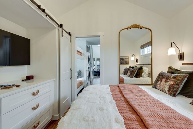 92 Hemlock Cv, Tracy City, TN 37387