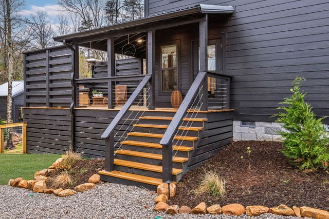 92 Hemlock Cv, Tracy City, TN 37387