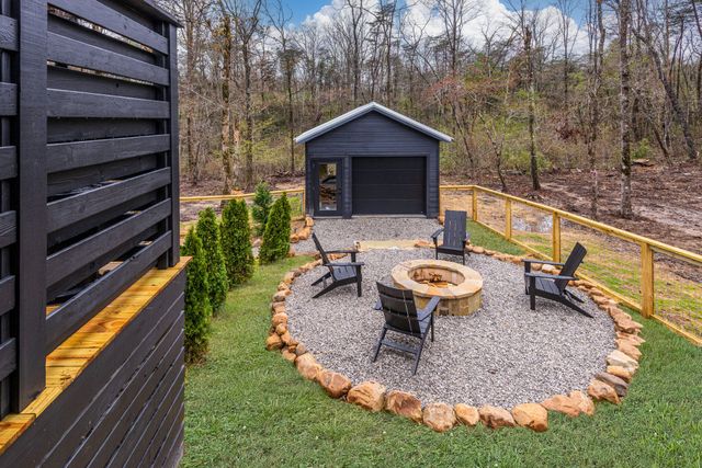 92 Hemlock Cv, Tracy City, TN 37387