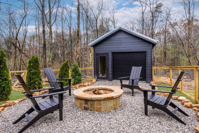 92 Hemlock Cv, Tracy City, TN 37387