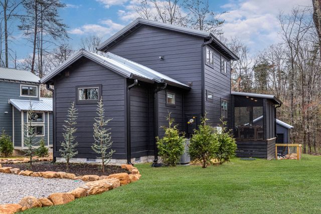 92 Hemlock Cv, Tracy City, TN 37387