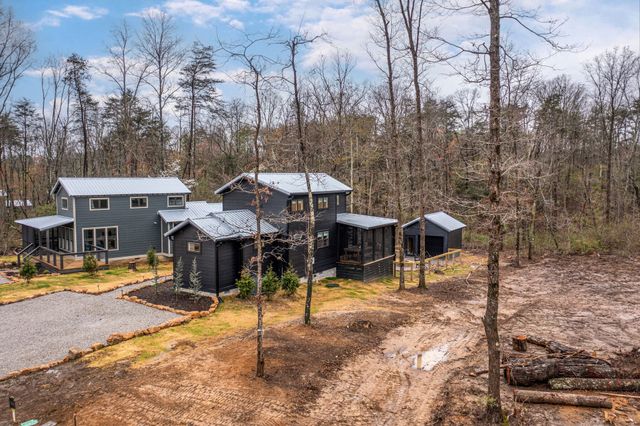 92 Hemlock Cv, Tracy City, TN 37387