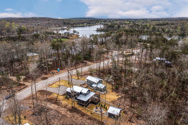 92 Hemlock Cv, Tracy City, TN 37387