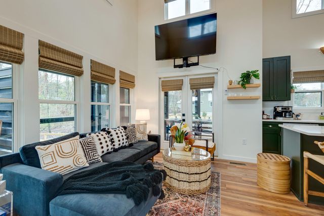 92 Hemlock Cv, Tracy City, TN 37387