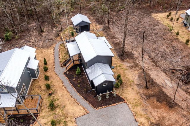 92 Hemlock Cv, Tracy City, TN 37387