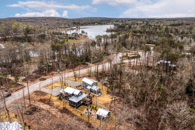 92 Hemlock Cv, Tracy City, TN 37387