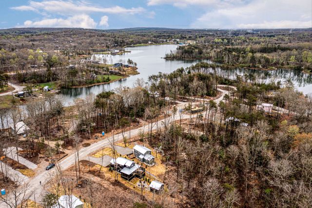 92 Hemlock Cv, Tracy City, TN 37387