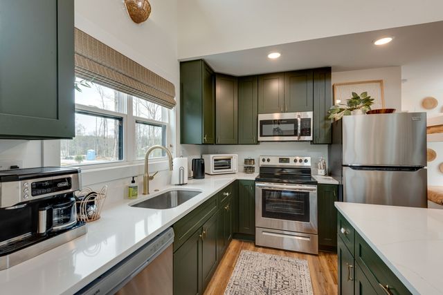 92 Hemlock Cv, Tracy City, TN 37387