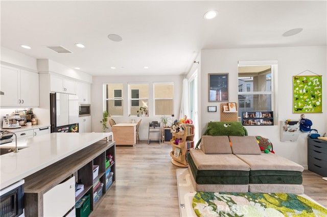 116 Tenor, Irvine, CA 92618