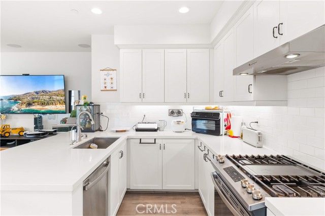 116 Tenor, Irvine, CA 92618