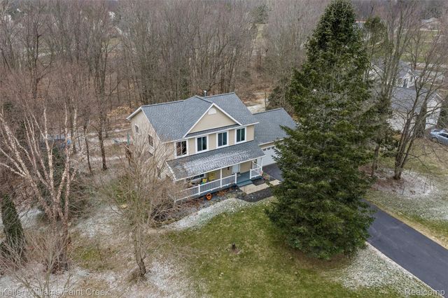 2456 Spartans Trail, Hamburg Township, MI 48169