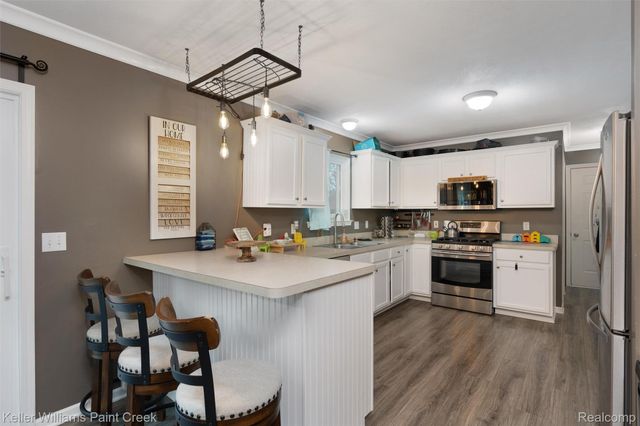 2456 Spartans Trail, Hamburg Township, MI 48169
