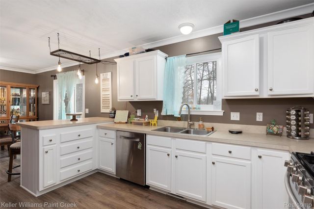 2456 Spartans Trail, Hamburg Township, MI 48169