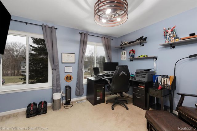 2456 Spartans Trail, Hamburg Township, MI 48169