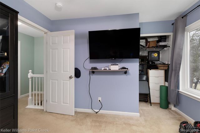 2456 Spartans Trail, Hamburg Township, MI 48169