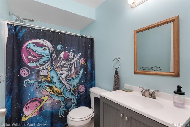 2456 Spartans Trail, Hamburg Township, MI 48169