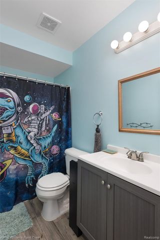 2456 Spartans Trail, Hamburg Township, MI 48169
